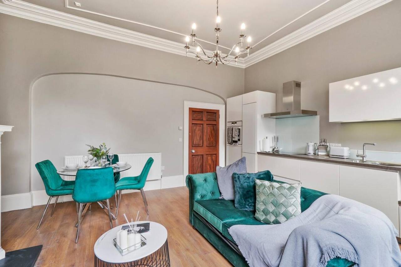 Lovely Central Wakefield Apartment - Parking Kültér fotó
